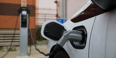 Mobil Listrik Gratis Parkir dan Bebas Ganjil Genap