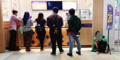 'Lupa Diri' Demi Sesuap Nasi