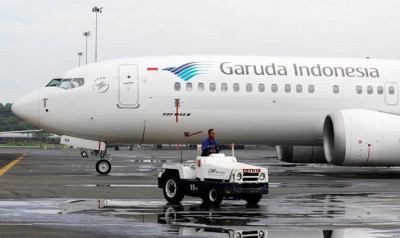 Resmi, Irfan Setiaputra Gantikan Ari Askhara Piloti Garuda Indonesia