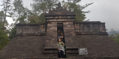 Misteri Patung di Candi Ceto Mirip Orang Romawi dan Sumeria