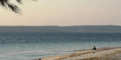 Pantai Katembe dan Dongeng Ikan Duyung 