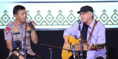 Pujian Iwan Fals untuk Kapolri Idham Aziz