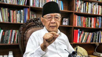 Wasekjen MUI: Sosok Gus Sholah, Negarawan yang Bersahaja 