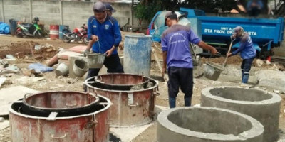 Butuh 100 Sumur Resapan, Pembuatan Buis Beton di Jaksel Dikebut