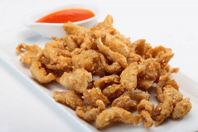 Walau Gurih, Ternyata Ini Efek Mengkonsumsi Kulit Ayam
