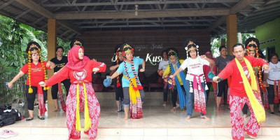 Lima Filosofi Tari Topeng Cirebon 