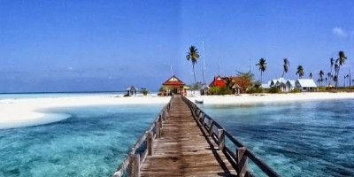 Pulau Tinabo, Surga Eksotis yang Tak Kalah dengan Maldives