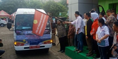 Bareng Kementan, Anies Buka Operasi Pasar Cabai dan Bawang Putih