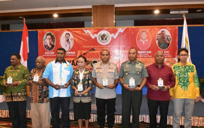 Tokoh Masyarakat, Pangdam Hingga Gubernur Raih Penghargaan PWI