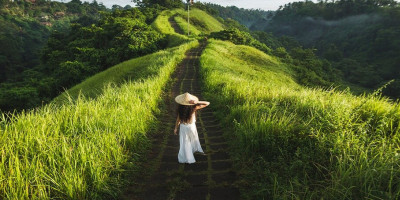 Pasangan Muda, Ingin Segera Punya Momongan Coba Bulan Madu ke Sini