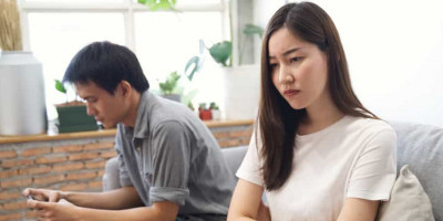 Jangan Panik Ketika Pasangan Sering Bahas Mantannya 