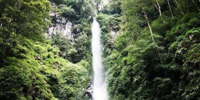 Kemping Hingga Berfoto Ria di Air Terjun Coban Rais  