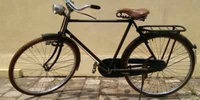 Komunitas Sepeda Onthel, dari Remaja Hingga Manula