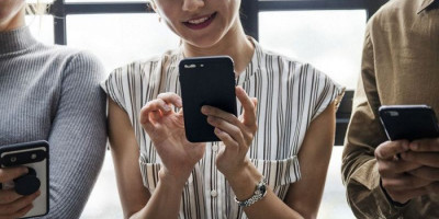 Awas! Smartphone Bisa Sebabkan Kecanduan Seperti Narkoba