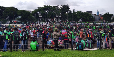 Pengemudi Ojol Desak Pemerintah Legalkan Roda Dua Jadi Angkutan Umum 