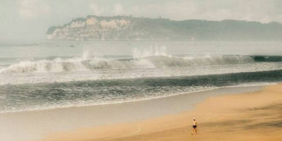 Pantai Dlodo di Tulungagung, Surga untuk Peselancar