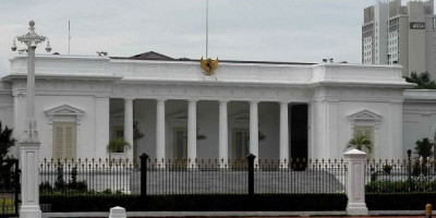 Istana Libatkan TNI-Polri Tangani Covid-19