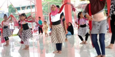 Melestarikan Tarian Jaipong di Jakarta 