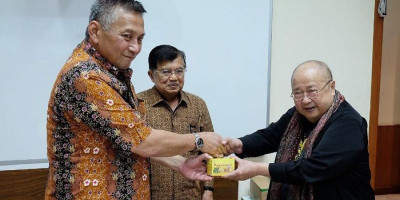 Sumbangsih Jamu BASMINGIN ke PMI Pusat