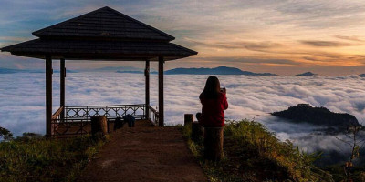 Melihat Hamparan Awan di Objek Wisata Pango-pango