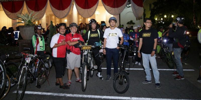Membirukan Langit Jakarta dengan Bersepeda
