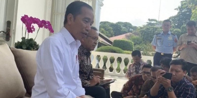Hati-hati, Corona Bisa Goyang Pemerintahan Jokowi