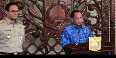 Mendagri Tito Puji dan Soroti Kebijakan Anies Tangani Corona