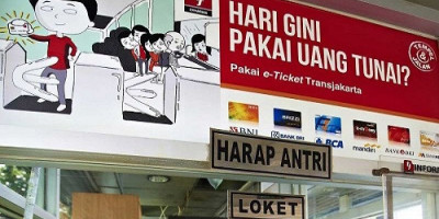 Transjakarta Setop Fasilitas Top Up Kartu di Halte