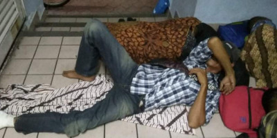 Tak Bisa Masuk Indonesia, Sejumlah WNI Terdampar di Pelabuhan Muar