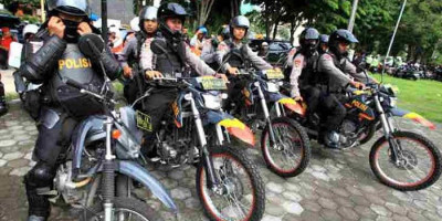 Warga yang Masih Nekat Nongkrong Akan Dibubarkan Paksa Polisi 