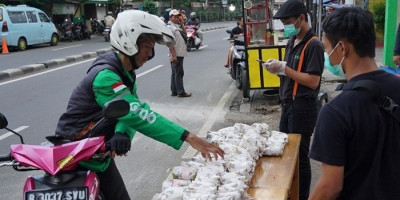 Bhinneka Padang Restoran Sediakan Paket Bergizi Rp 5.000 untuk Pekerja Harian