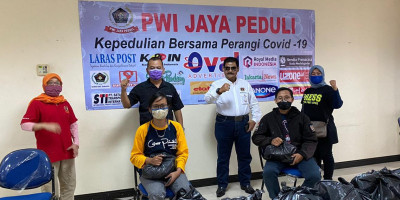 Pandemi Corona, PWI Jaya Peduli Bantu Pekerja Harian dengan Sembako