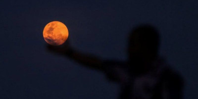 Ada Supermoon Terbesar, BMKG Imbau Waspadai Banjir Rob 
