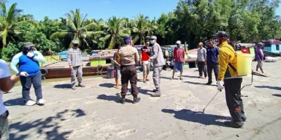 Bakamla RI Bantu Desa Pesisir Perangi Covid-19