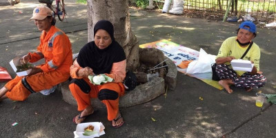 Sepuluh Ribu Rupiah untuk Membahagiakan Saudara yang Terdampak Covid-19 