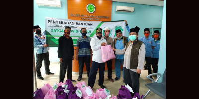 Satgas Covid-19 MUI Salurkan Ratusan Paket Sembako