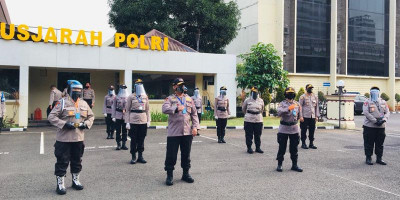 Polwan Gelar Bakti Sosial Memperingati Hari Kartini 