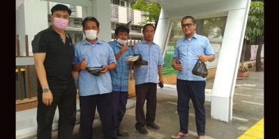 ANM Jasa Persada Bagikan Nasi Kentjoer Nj. Lily
