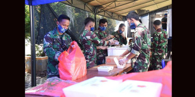 Jelang Puasa, Dapur Umum TNI-Polri Tetap Beroperasi