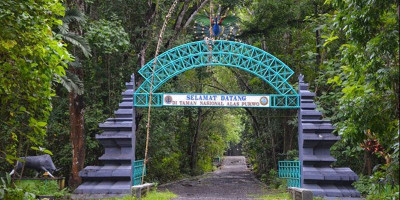 Menantang Demit Alas Purwo