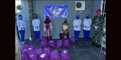 Sembako untuk Korban Operasi Seroja