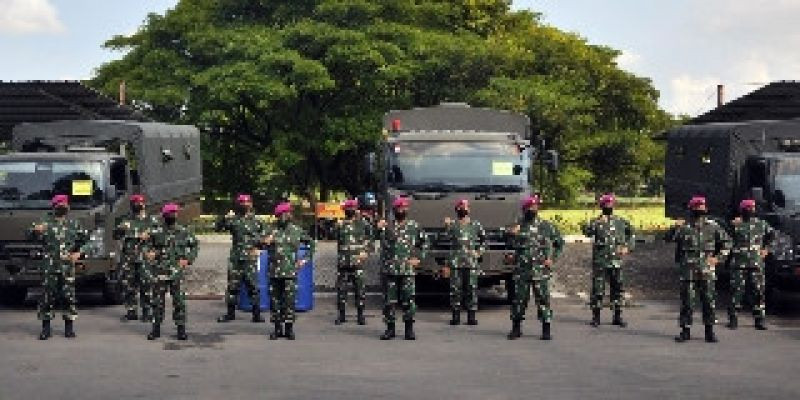 Cegah Penyebaran Covid-19, Danpasmar 2 Serahkan Cairan Disinfektan