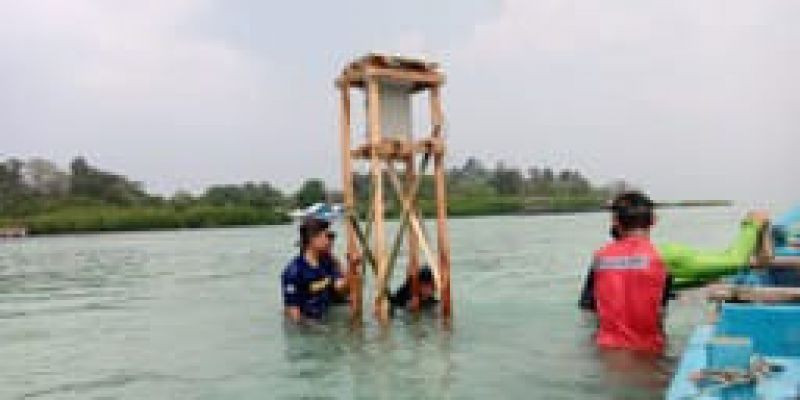 Uji coba Alat Pengukur Tinggi Gelombang  di Pulau Pramuka
