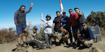 Penantian Panjang Summit Gunung Lawu, Dengkul Mau Copot