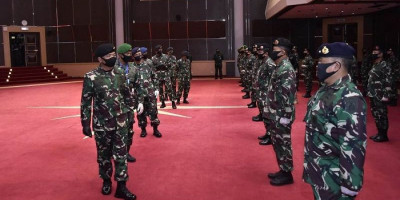 Danpasamar-3 Korps Marinir dan 24 Perwira Tinggi Terima Kenaikan Pangkat