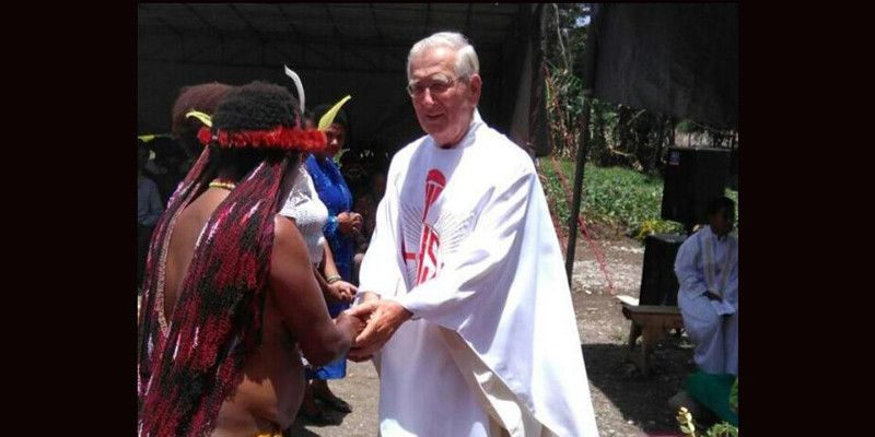 Penghormatan Terakhir untuk Pater Frans, Warga Wamena Ritual Bakar Batu