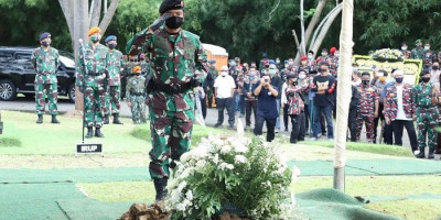 Panglima TNI Pimpin Upacara Pemakaman Jenderal TNI (Purn) Djoko Santoso
