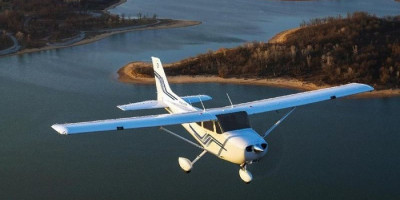 Pesawat Cessna dengan Pilot Wanita Amerika Jatuh di Danau Sentani