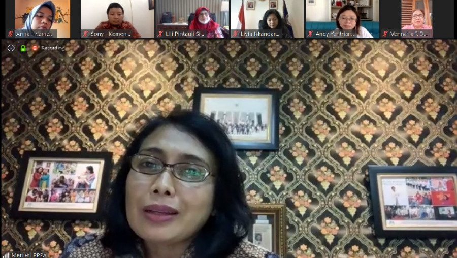 Saling Bergandengan Tangan, Perkuat Komunikasi Informal 
