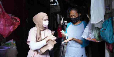Kurangi Penyebaran Covid-19, Wardah Donasikan 30.700 Hand Gel 